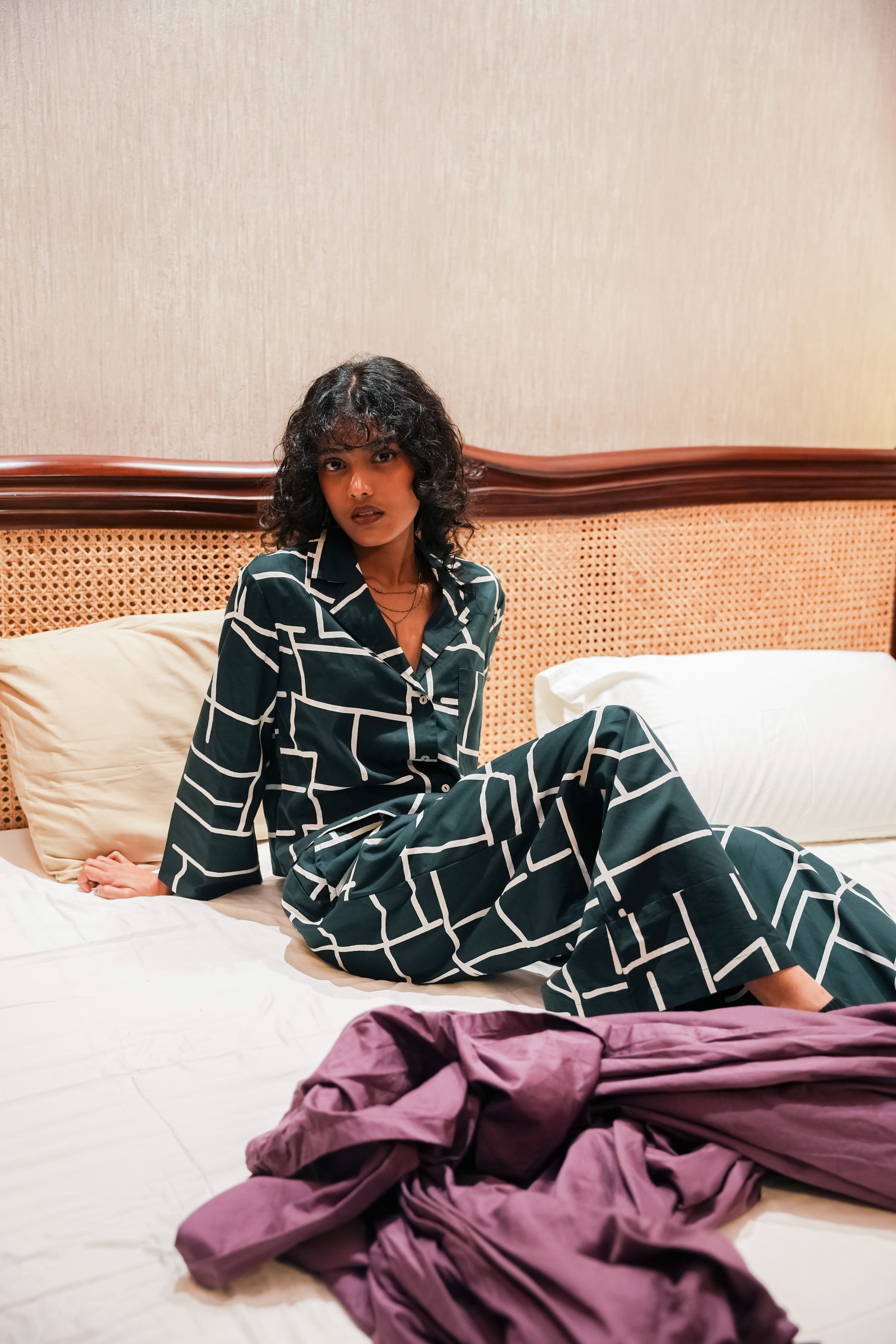 Crossed lines lounge set