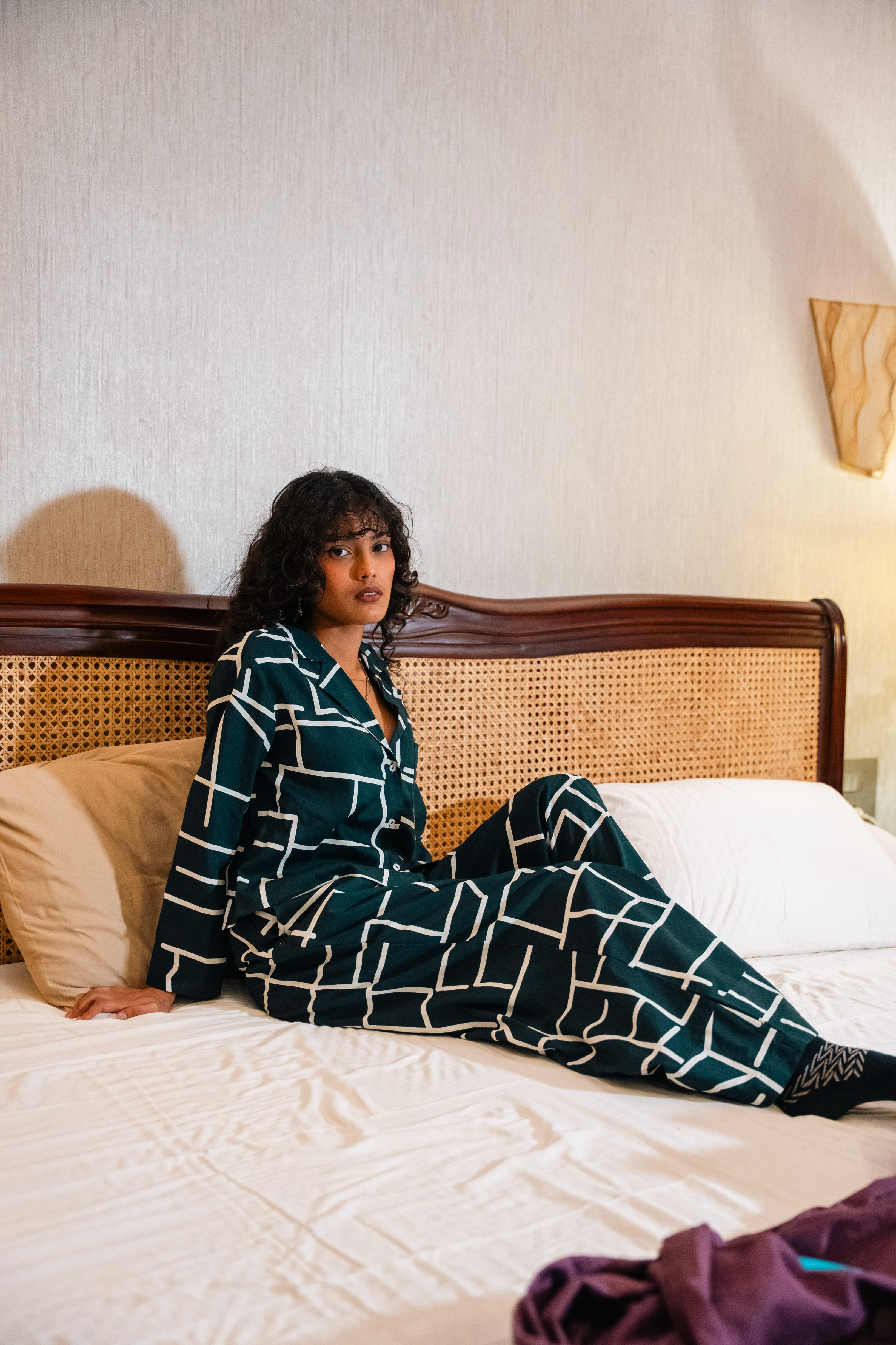 Crossed lines lounge set